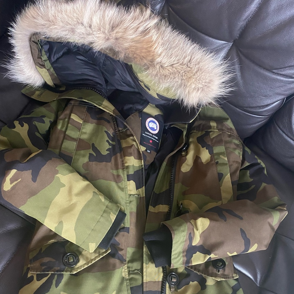 Canada goose montebello jacket, xs